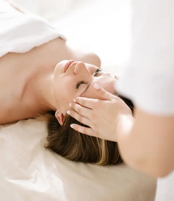 Facial Lifting and Lymphatic Drainage Massage